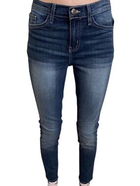 Women's Mid-Rise Skinny Jeans in Dark Blue Wash size 26 stretch denim